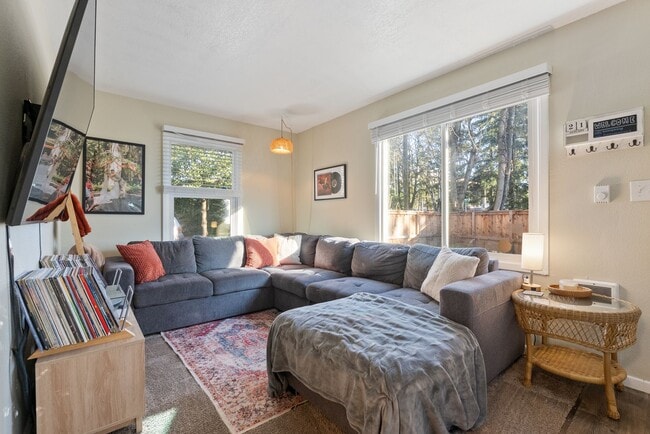 Building Photo - 2Bed/2Bth in Vancouver