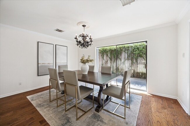 Building Photo - 2422 Nantucket Dr