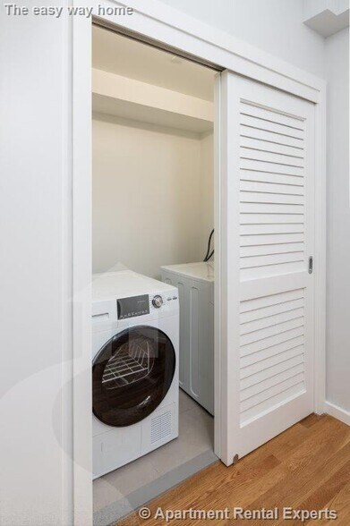 Building Photo - 19 Forest St