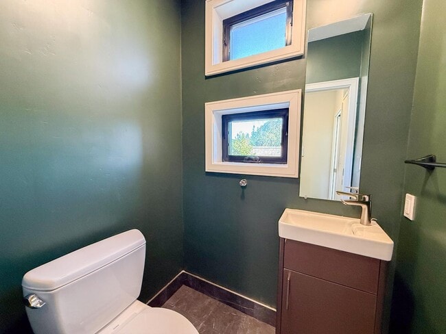 Building Photo - Newer Modern Single Family Home With Cupertino Schools