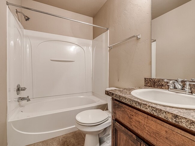 Building Photo - Newly Updated Home + Edmond + 3 bedrooms + Edmond Schools
