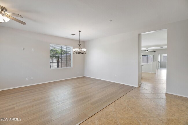 Building Photo - 3255 E Castanets Dr