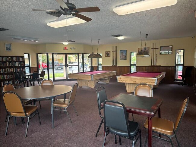 Building Photo - 6123 Coral Lake Dr
