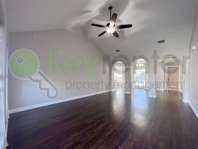 Building Photo - Beautiful 4B/2B Home in Pharr