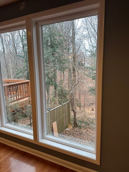 Building Photo - 8018 Grandview Ct