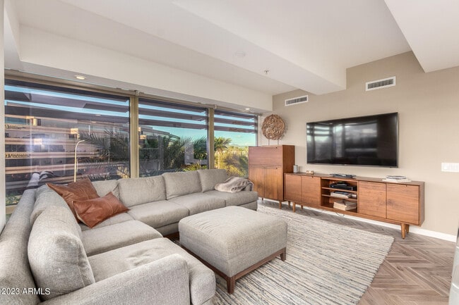 Building Photo - 7161 E Rancho Vista Dr