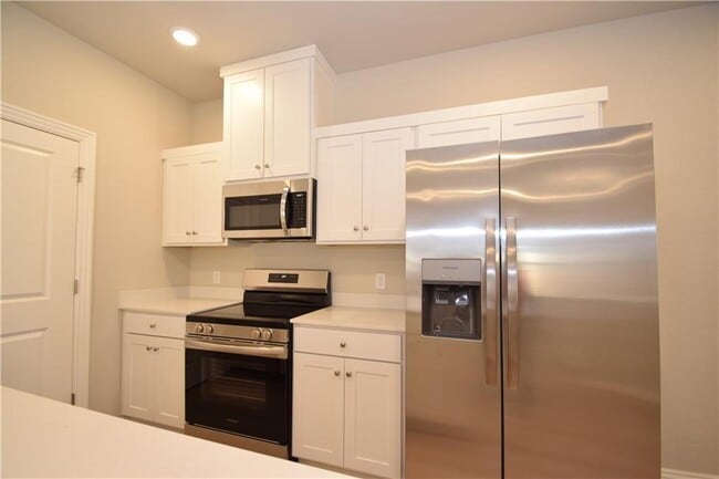 Building Photo - 1604 SW Poigai Wy