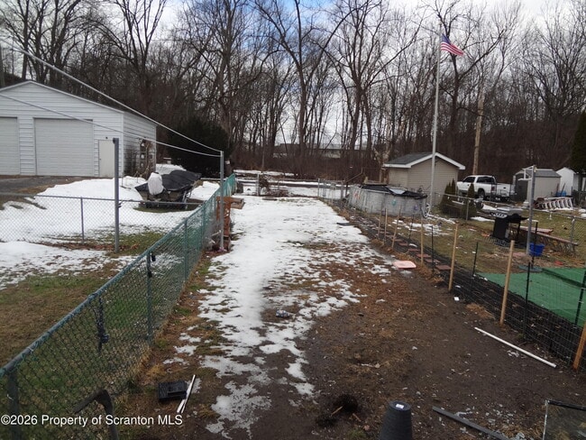 Building Photo - 52 Center St