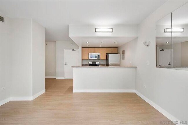 Building Photo - Urban Living in the Heart of Little Italy – 2 Bed / 1 Bath Condo at Acqua Vista