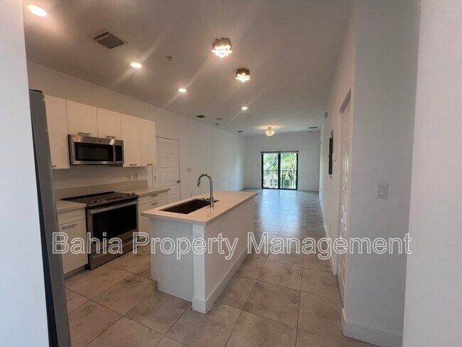 Building Photo - 4636 NW 84th Ave
