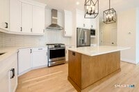 Building Photo - 3 Yorkshire Ct