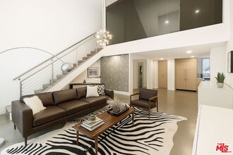 Building Photo - 123 Kings Rd