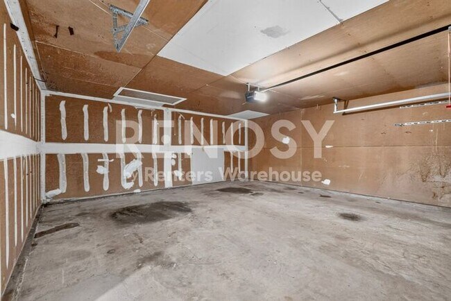 Building Photo - Renovated in Allen Ready to Be Your Home