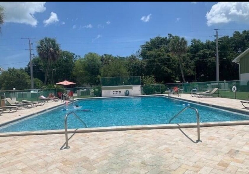 Pool - 840 Center Ave
