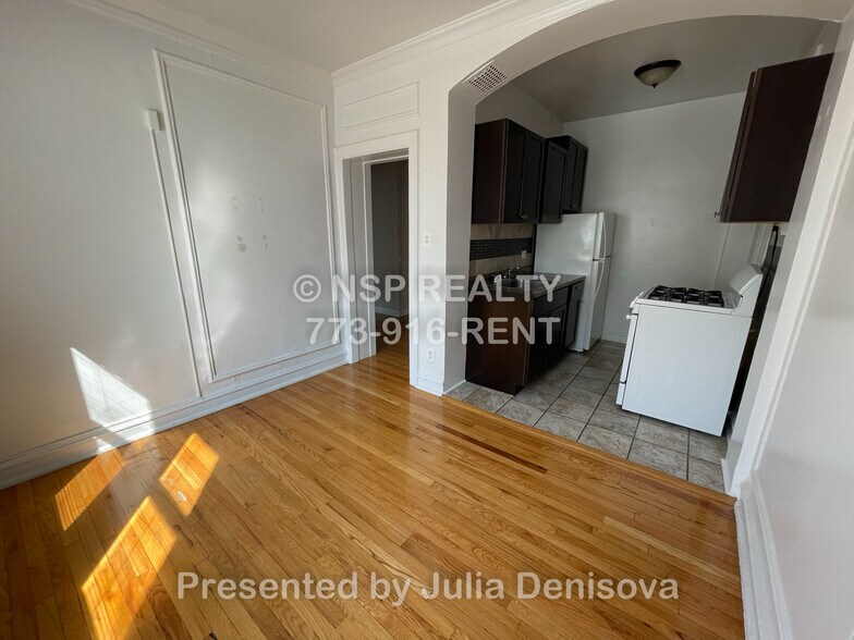 Building Photo - 1373 W Estes Ave
