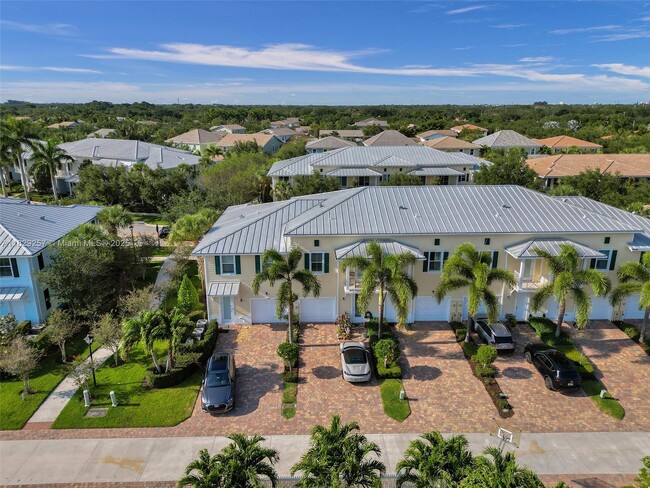Building Photo - 1144 S Community Dr