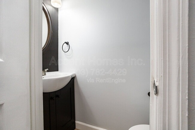 Building Photo - 6107 Summer Park Ln