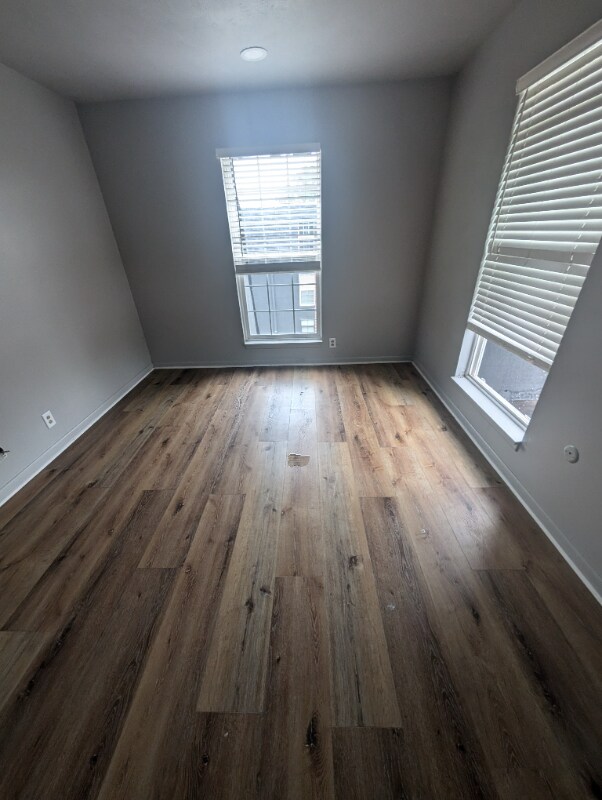 Building Photo - 821 E Wayne Ave