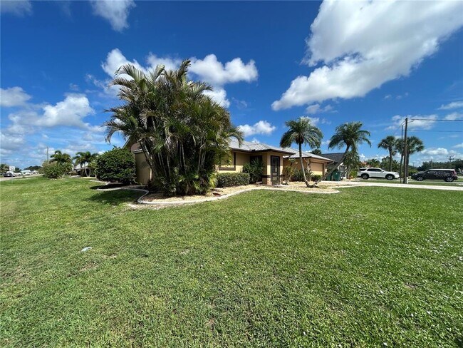 Building Photo - 2093 Rio De Janeiro Ave