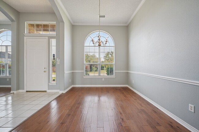Building Photo - 4400 Foxtail Ln