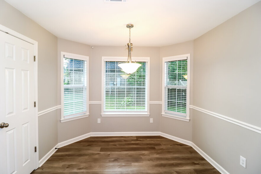 Building Photo - 35 Lakewood Cove