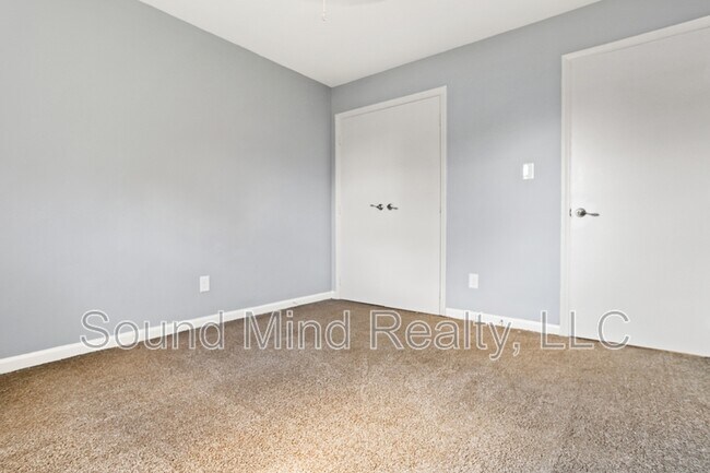 Building Photo - 2602 Mallard Ct