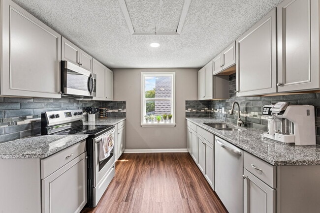 Building Photo - Furnished, short-term rental just blocks from KU Med available now!