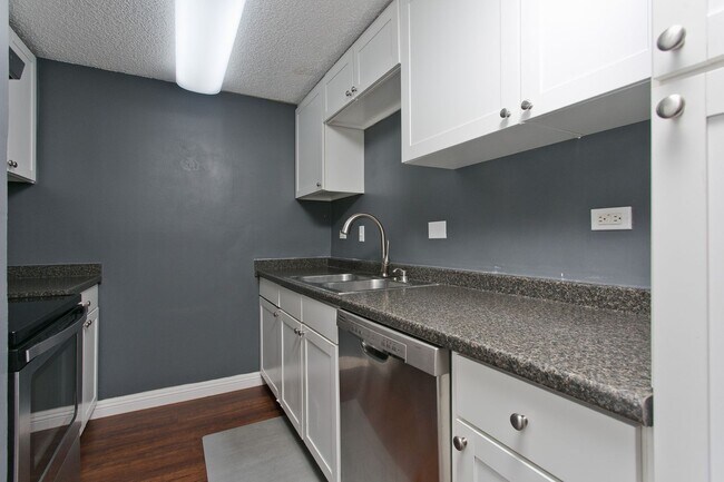 Building Photo - Haiku Hale - 3 bedroom, 2 bathroom, 1 park...