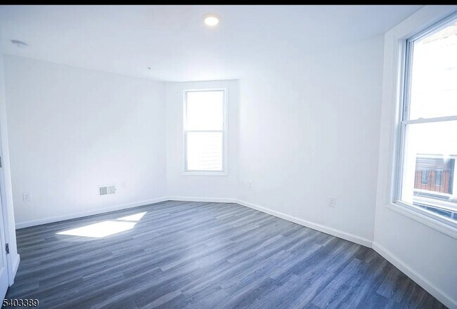 Building Photo - 818 S 12th St