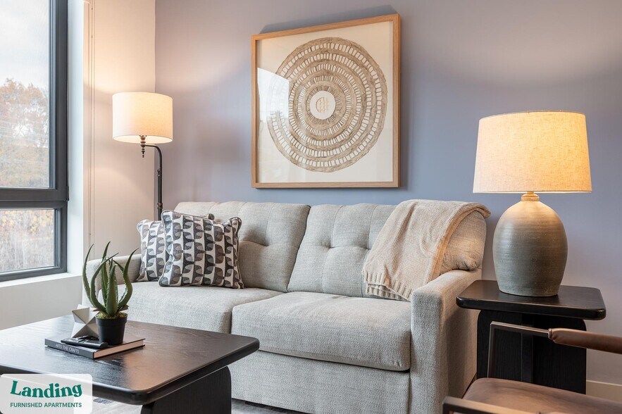 Primary Photo - 39 Railroad Ave