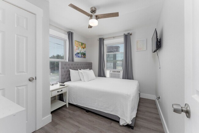 Building Photo - 1124 Morgan Ave