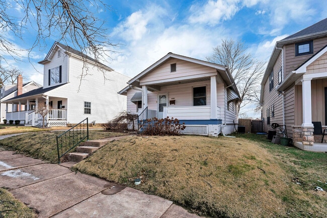 Building Photo - 7070 Winona Ave