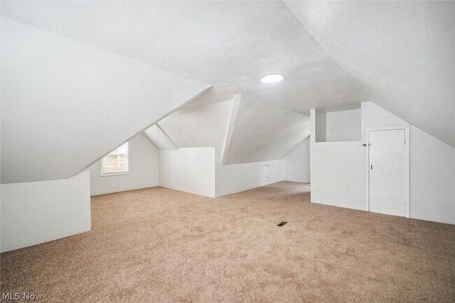 Building Photo - 5359 West Blvd