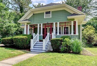 Building Photo - ****Pawtucket/Oakhill - Three Bed Single F...