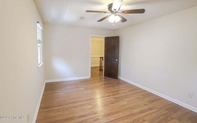Building Photo - 809 Houndslake Dr