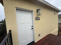 Building Photo - DSI250