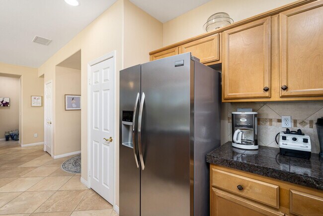 Building Photo - 60268 Sweetshade Ln