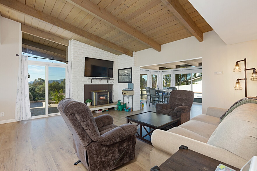 Building Photo - 1720 Via Entrada