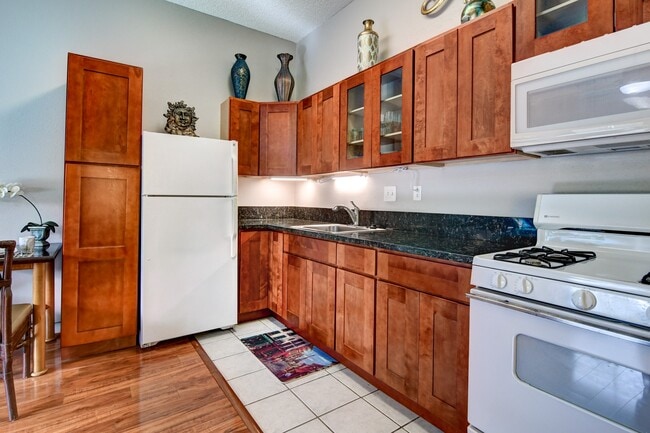 Building Photo - 355 Kalanianaole St