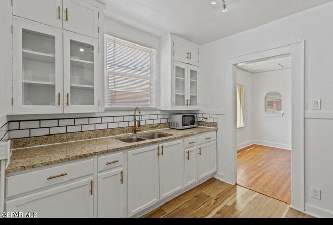 Building Photo - 4116 Chester Ave