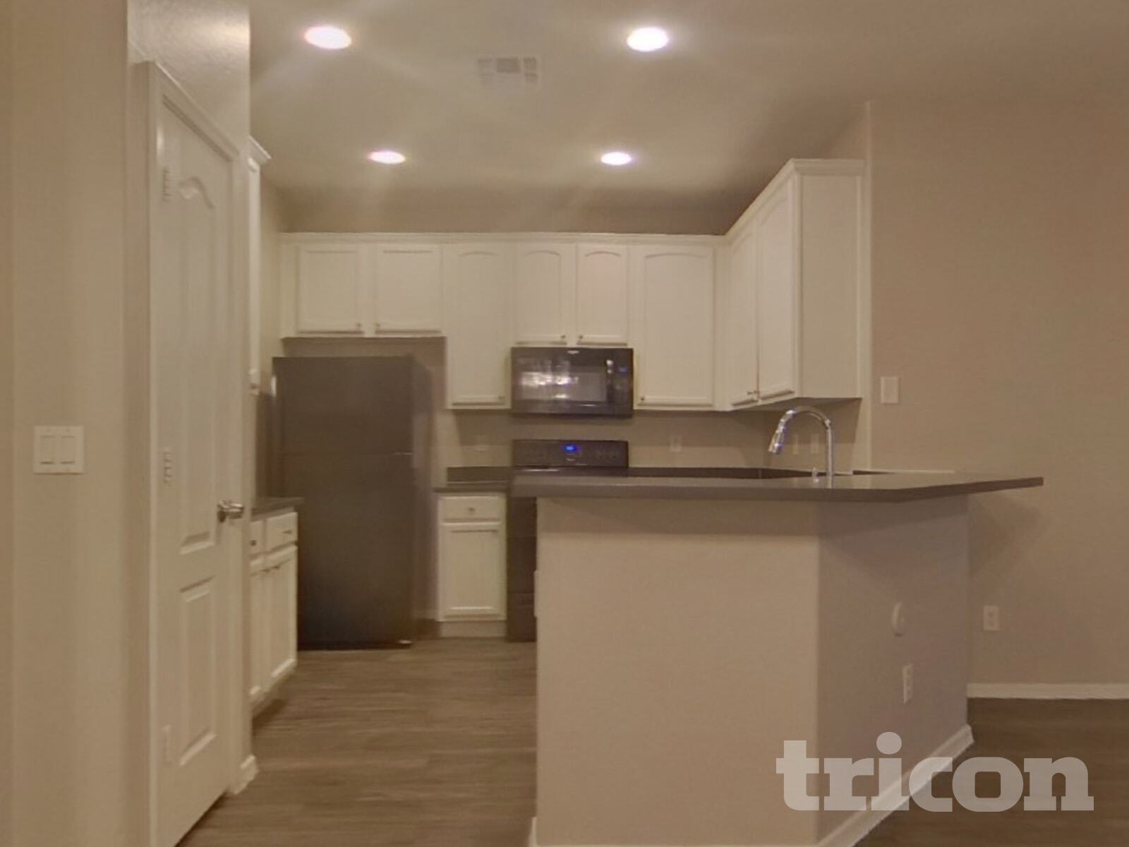 Building Photo - 11638 W Jackson St