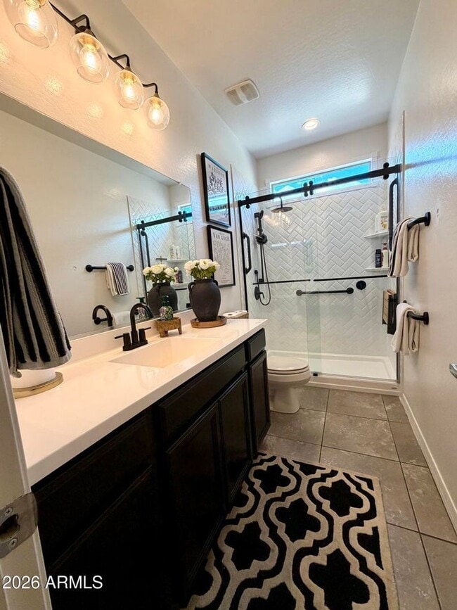 Building Photo - Laveen Beauty