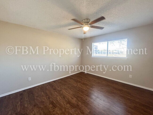 Building Photo - 509 W Denton St