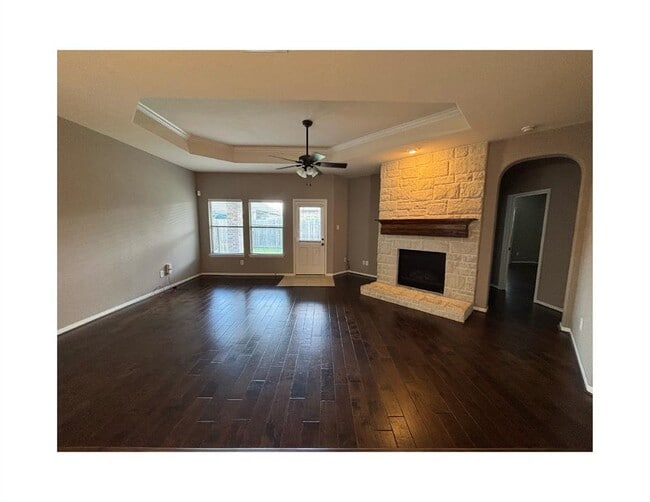 Building Photo - 15518 Huddleston Dr