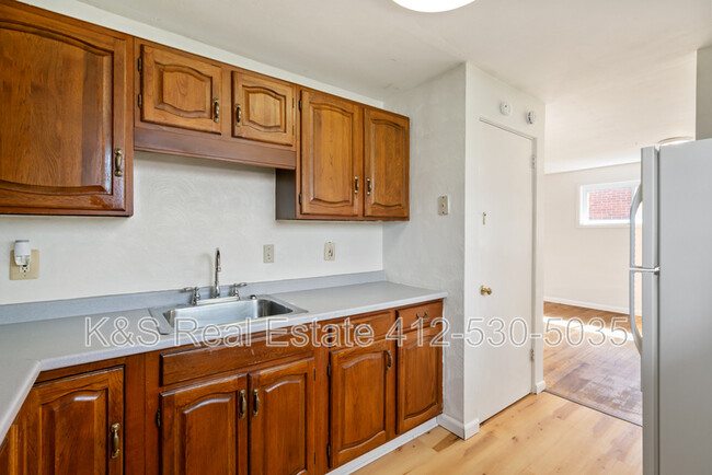 Building Photo - 370 Princeton Dr