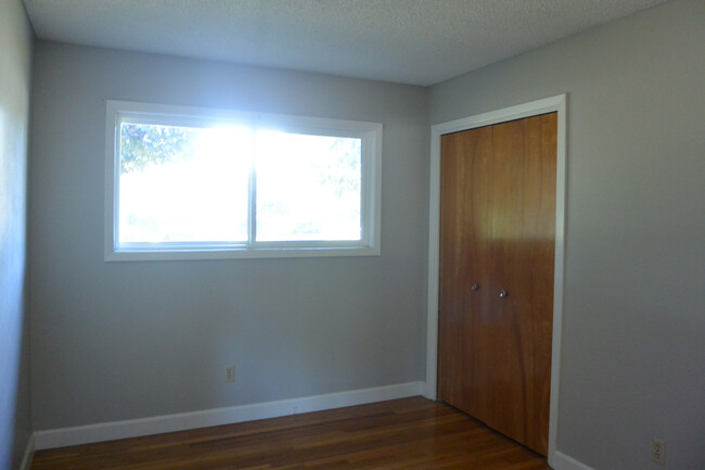 Building Photo - 5809 NE 91st Ave