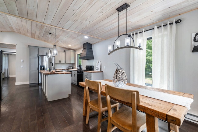 dining and kitchen - 8481 Blackman Rd