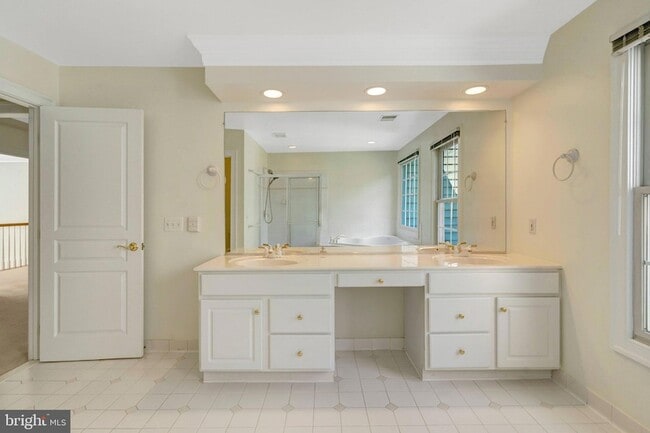 Building Photo - 5257 Winter View Dr