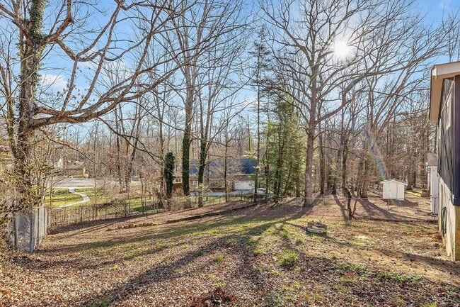 Building Photo - 627 Miles Rd