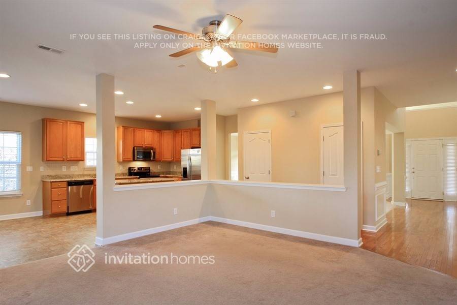 Building Photo - 8116 Acacia Court